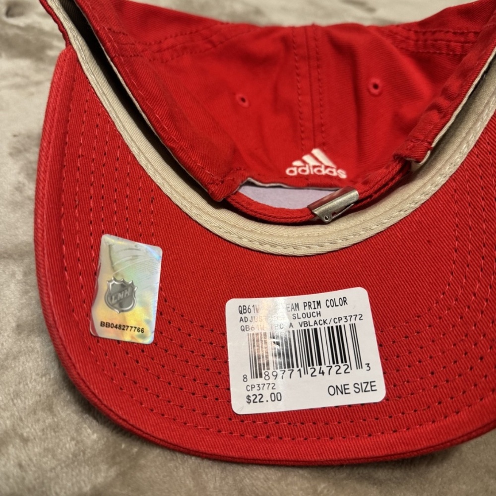 Chicago Blackhawks Women's Hat Cap Adidas Adjustable Red - NEW - Picture 4 of 5